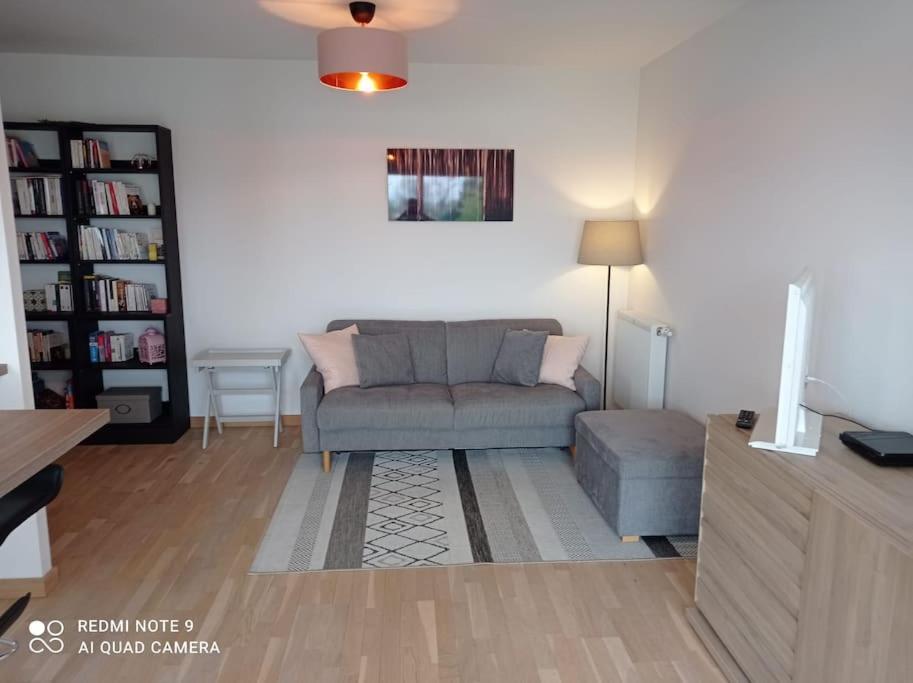 Superbe Appartement Avec Balcon Filant Cenon Exterior photo